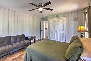 Brookeland Resort Cabin w/ Golf + Lake Access