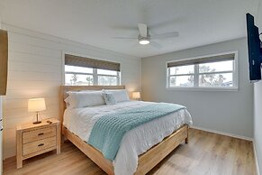 Canal Access & Decks: Bayfront Jamaica Beach House