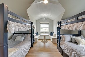 Canal Access & Decks: Bayfront Jamaica Beach House