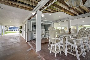 Canal Access & Decks: Bayfront Jamaica Beach House