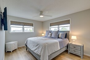 Canal Access & Decks: Bayfront Jamaica Beach House