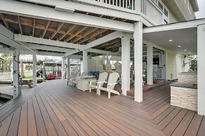 Canal Access & Decks: Bayfront Jamaica Beach House