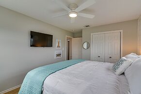 Canal Access & Decks: Bayfront Jamaica Beach House