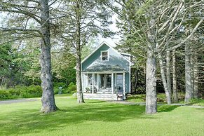 Charming Stonington Studio w/ Ocean Views!