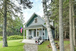 Charming Stonington Studio w/ Ocean Views!