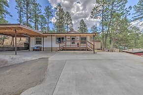 Raven Hill Retreat' ~ 6 Miles to Ruidoso Downs!