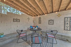 Raven Hill Retreat' ~ 6 Miles to Ruidoso Downs!