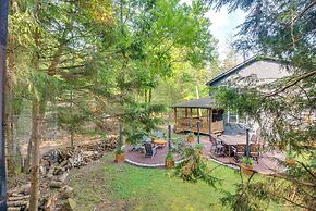 Hot Tub, Beach Access: Albrightsville Retreat!