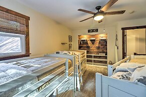 Hot Tub, Beach Access: Albrightsville Retreat!