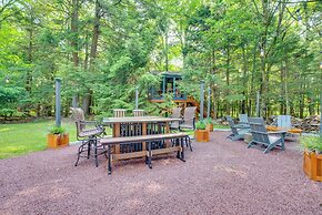 Hot Tub, Beach Access: Albrightsville Retreat!