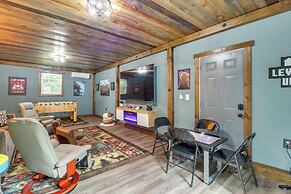 Hot Tub, Beach Access: Albrightsville Retreat!