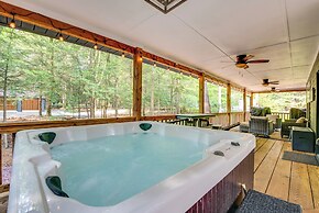 Hot Tub, Beach Access: Albrightsville Retreat!