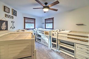 Hot Tub, Beach Access: Albrightsville Retreat!