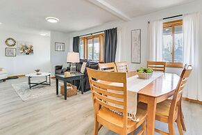 Cedar Home w/ Fire Pit & Grill ~ 3 Mi to Lakes