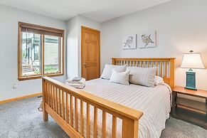 Cedar Home w/ Fire Pit & Grill ~ 3 Mi to Lakes