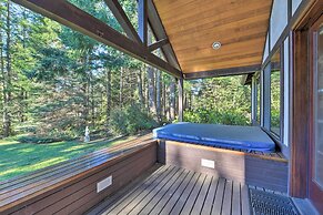 Camano Island Family House w/ Hot Tub & Deck!