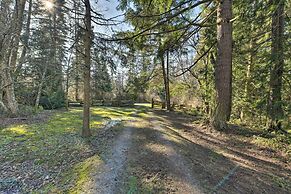 Camano Island Family House w/ Hot Tub & Deck!