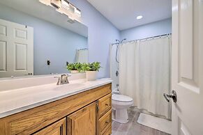 Charming Tobyhanna Cottage ~ 15 Mi to Skiing!