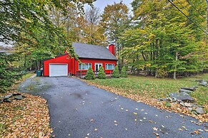 Charming Tobyhanna Cottage ~ 15 Mi to Skiing!