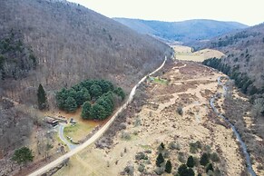 Charming Austin Cabin on 96 Acres of Land!