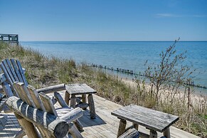 4-season Gold Coast Cottage, 2 Mi to Winter Sports