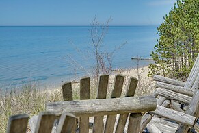 4-season Gold Coast Cottage, 2 Mi to Winter Sports