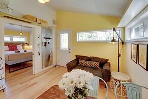 4-season Gold Coast Cottage, 2 Mi to Winter Sports