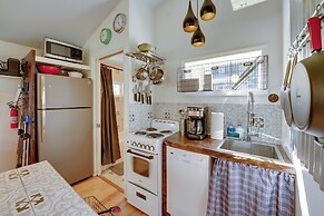 4-season Gold Coast Cottage, 2 Mi to Winter Sports