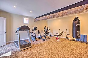 7-acre Stone Manor w/ Pool + Hot Tub Built in 1787