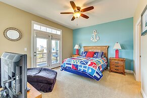 Chic Surf City Retreat w/ Pool < 1 Block to Beach!