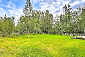 Charming Wasilla Retreat: Walk to Lake Lalen!