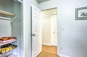 Charming Wasilla Retreat: Walk to Lake Lalen!
