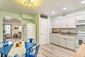 Chic Gulf Shores Condo w/ Pool & Beach Access