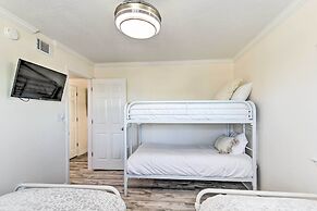 Chic Gulf Shores Condo w/ Pool & Beach Access