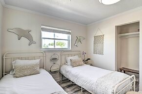 Chic Gulf Shores Condo w/ Pool & Beach Access