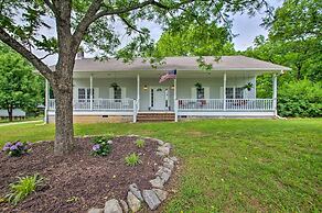 Charming Boydton Retreat ~ 5 Mi to Kerr Lake!