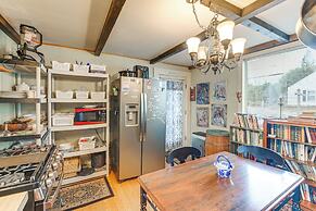 14 Mi to Schoodic Point: Gouldsboro Artists Home