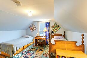 14 Mi to Schoodic Point: Gouldsboro Artists Home