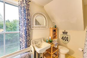 14 Mi to Schoodic Point: Gouldsboro Artists Home