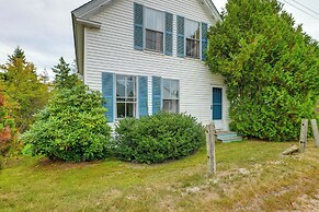 14 Mi to Schoodic Point: Gouldsboro Artists Home