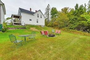 14 Mi to Schoodic Point: Gouldsboro Artists Home