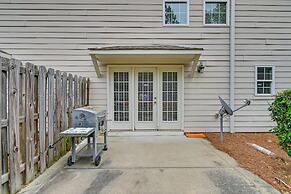 Charming Fayetteville Townhome, 9 Mi to Downtown!