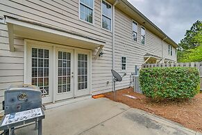 Charming Fayetteville Townhome, 9 Mi to Downtown!