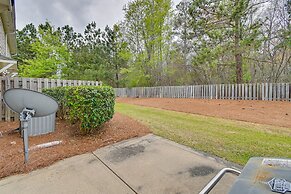 Charming Fayetteville Townhome, 9 Mi to Downtown!