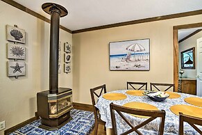 Coos Bay Cottage w/ Fireplace & BBQ Patio!