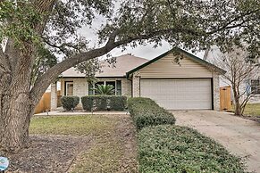 Dog-friendly Texas Retreat w/ Hot Tub, Patio & Bar