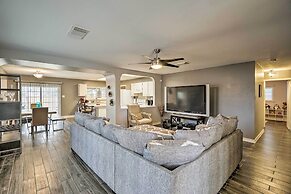 Dog-friendly Texas Retreat w/ Hot Tub, Patio & Bar