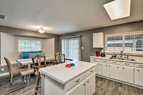 Dog-friendly Texas Retreat w/ Hot Tub, Patio & Bar