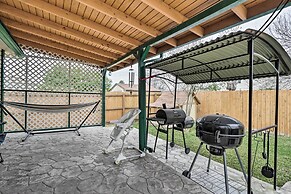 Dog-friendly Texas Retreat w/ Hot Tub, Patio & Bar