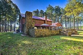 Countryside Cabin Retreat w/ Outdoor Kitchen!